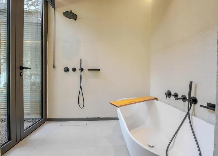 Kargi'da Lueks Silence 2 فيلة فتحية